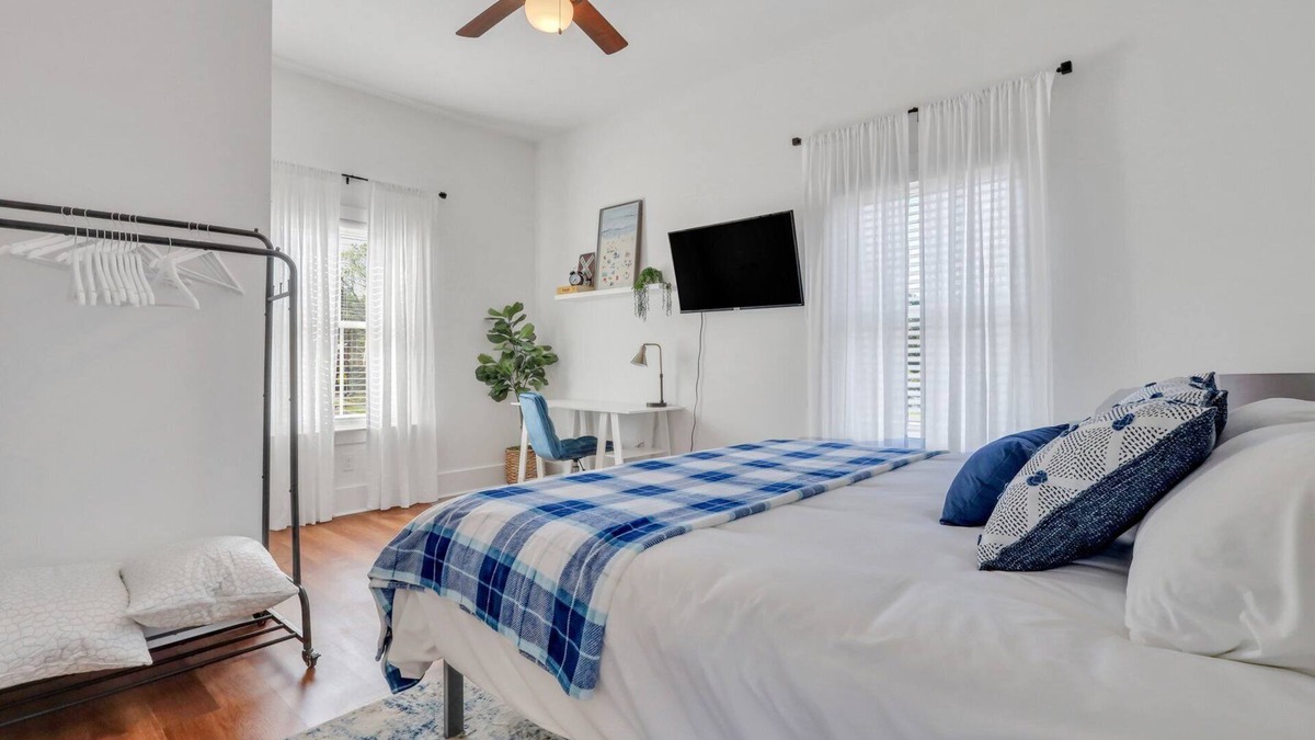 Eastside Apartment | Comfy 3-Bedroom Unit to Stay Between Adventures!