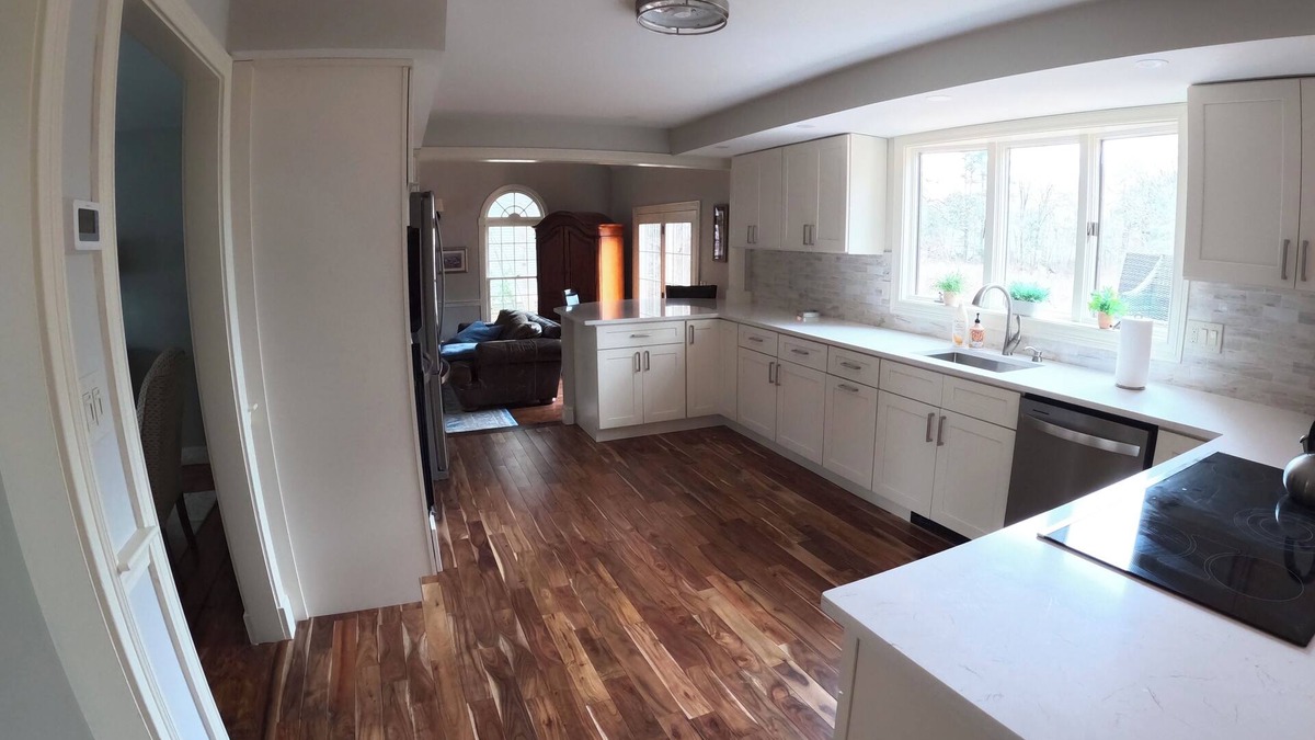 Beverly House | Comfy 4 Bedroom Home Close to Downtown and Beaches