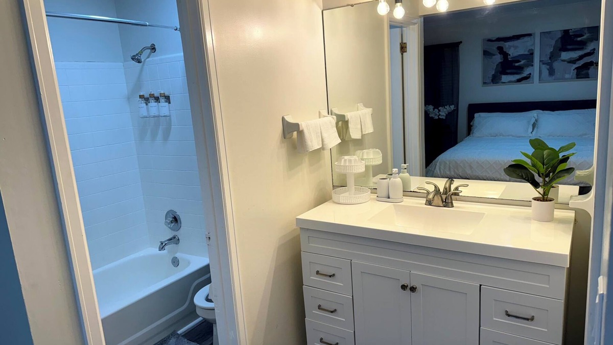 Gunter Afs House | Comfy 4BR/2BA Getaway + Pool, Hot Tub & Pets OK!