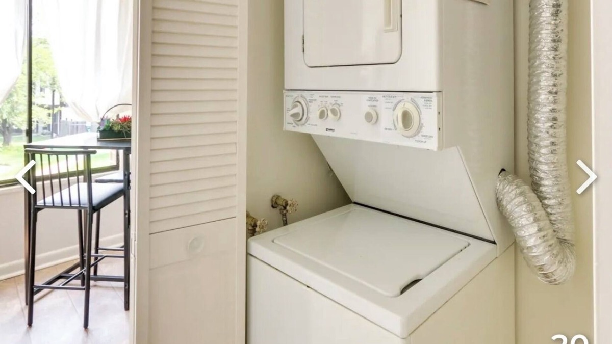 West Laurel Condo | Comfy and cozy