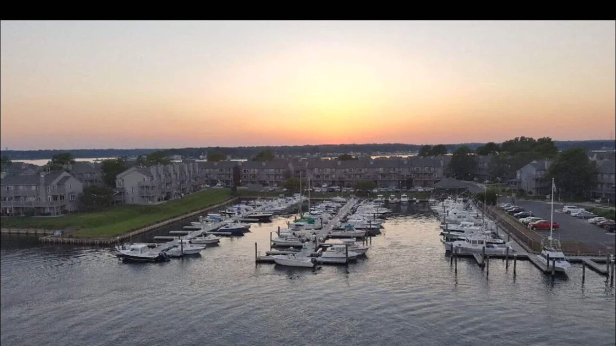 Belmar Boat Rental | Comfy and Quaint Sabre Sailboat