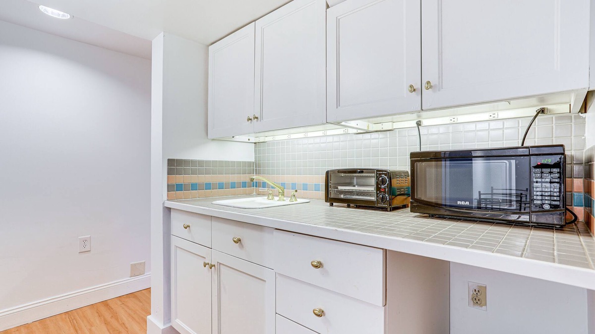 Miller Park Apartment | Comfy and Spacious Studio: 2 Mi to Downtown!