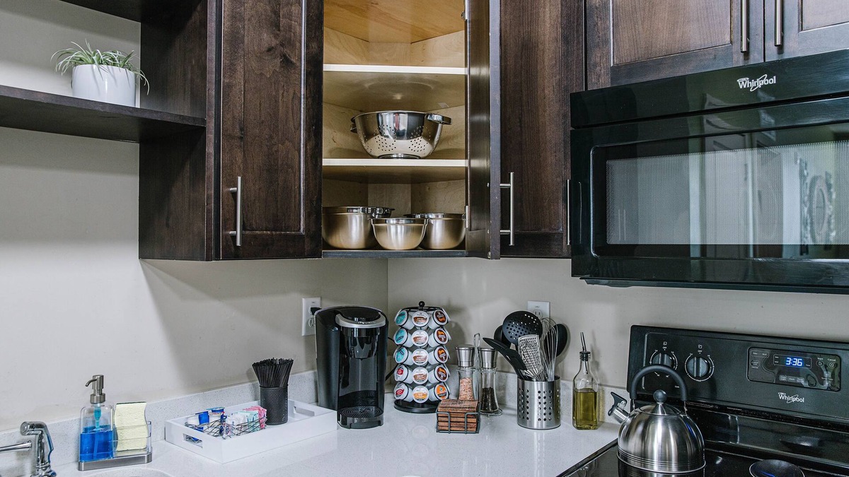 Orem Apartment | ⭐Comfy Apartment ⭐Near BYU | UVU⭐ King beds ⭐4K HD TVs ⭐ Fast Wi-Fi