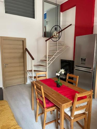 Nea Ionia Apartment | Comfy apartment with low ceiling attic