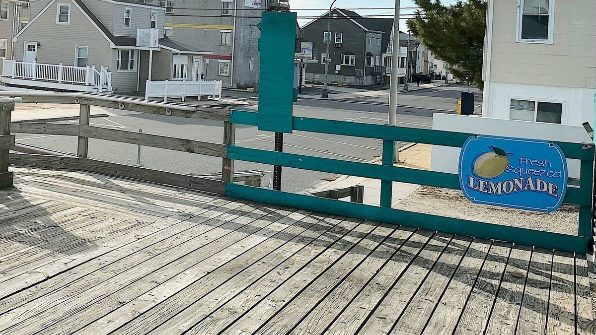 Seaside Heights Apartment | Comfy Beach Block Retreat w/Balcony & Parking [1215-2]