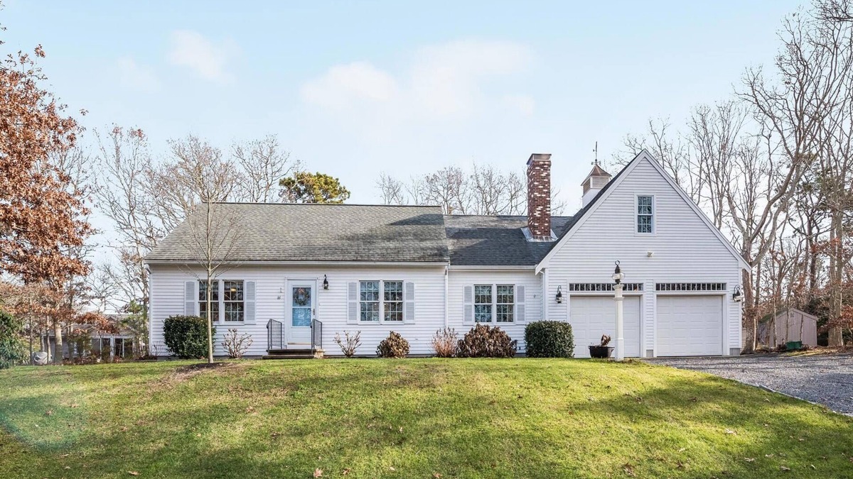 Dennis House | Comfy Cape Home: Close to Mayflower Beach, golf course, and Downtown