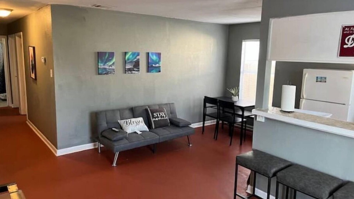 Pecan Valley House | Comfy casa Duplex by Southside Lions