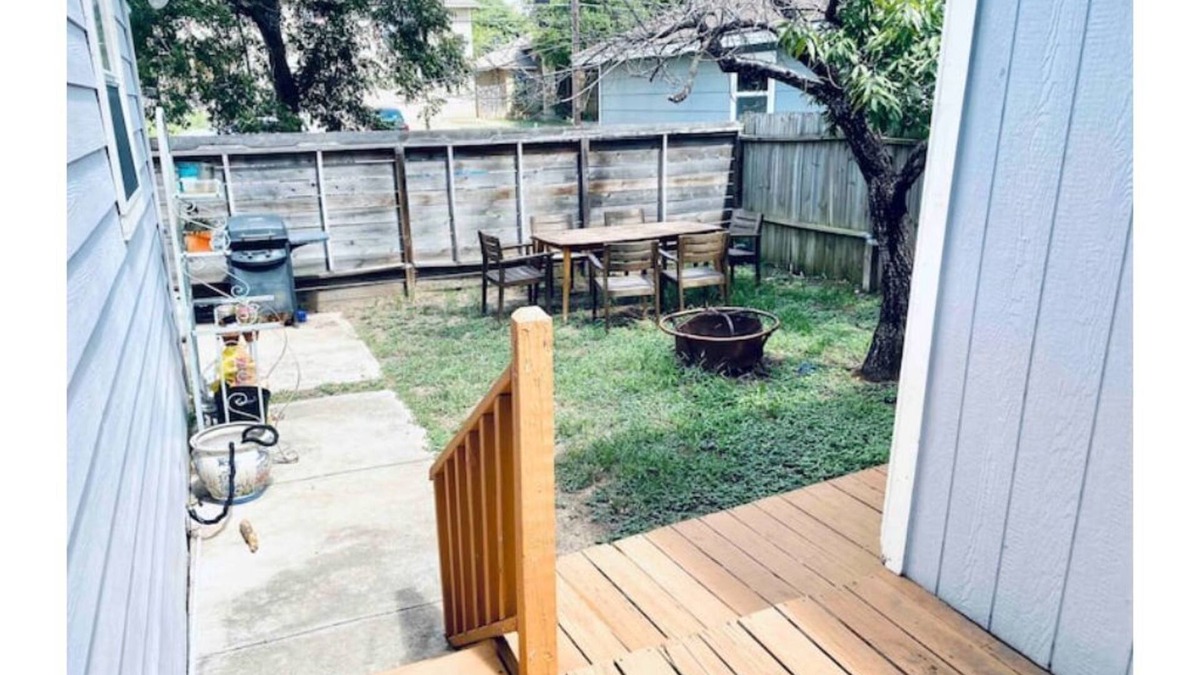 Rosewood House | Comfy Central Home in Hip East Austin