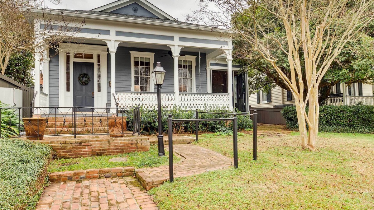 Natchez House | Comfy Central Natchez Hideaway: Walk to Dtwn!