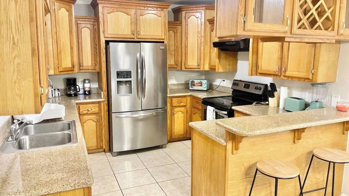 Pharr House | Comfy & Clean, Peaceful Home