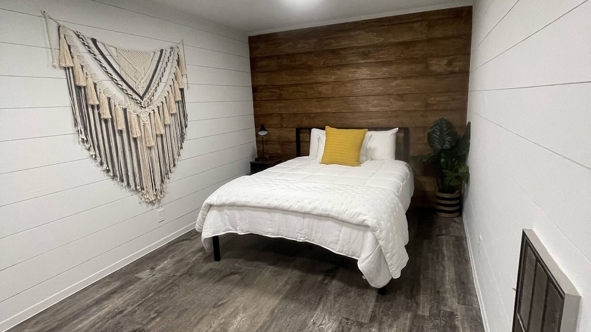 Gonzales Apartment | Comfy, Clean & Pet Friendly