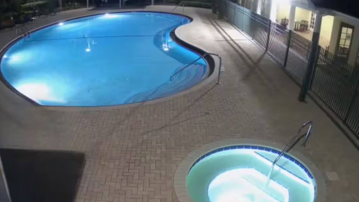 New Tampa Condo | Comfy Condo-KING bed-POOL-HOTub-Pet-Wifi-Gym-Gate-by-Tampa Palms-Cory Lake Isles