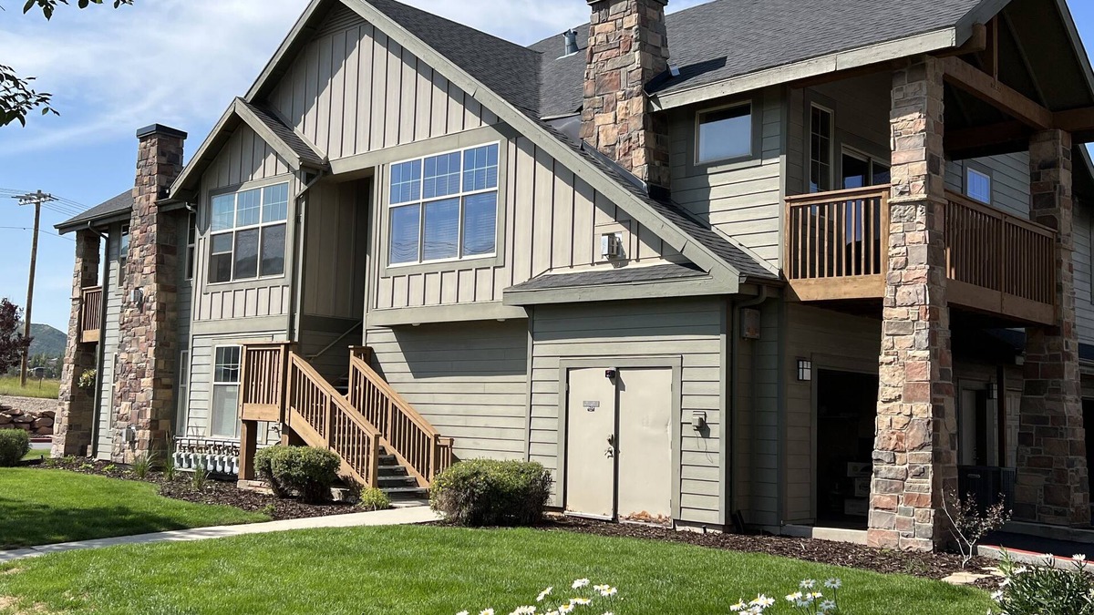 Kimball Junction Condo | Comfy & Convenient with View of Utah Olympic Park