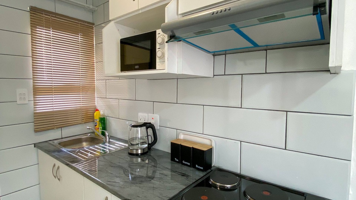 Daveyton House | Comfy Cosy studio apartment