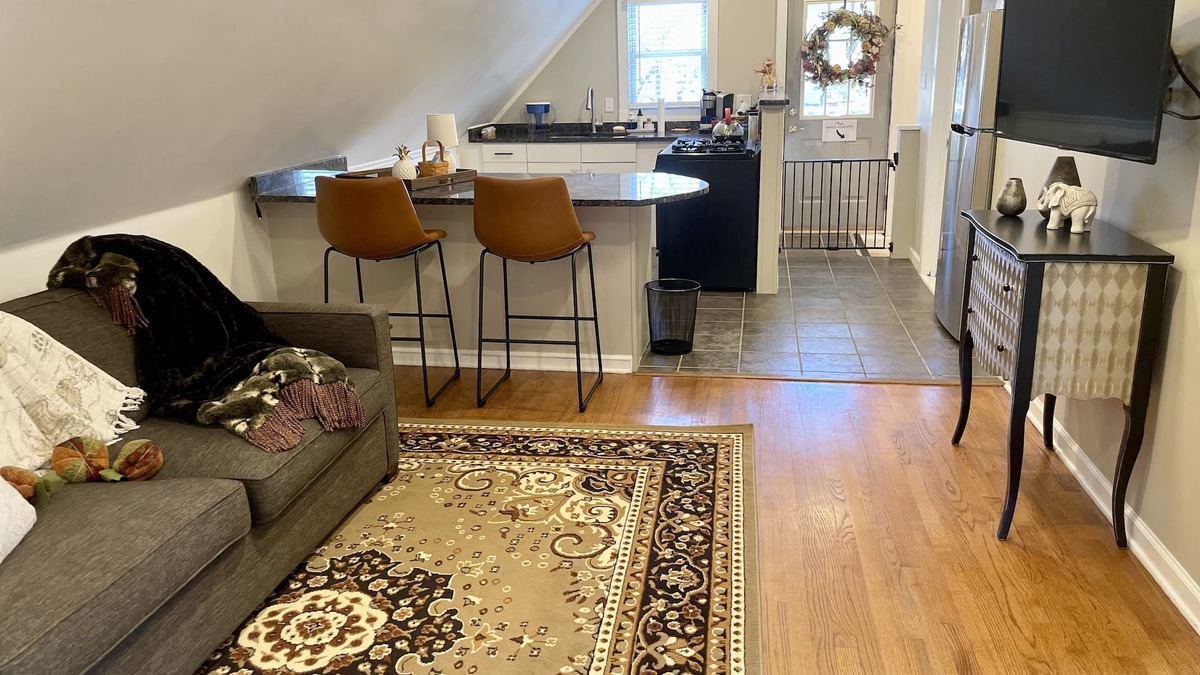 River Forest House | Comfy Cozy 2BR Home Away from Home