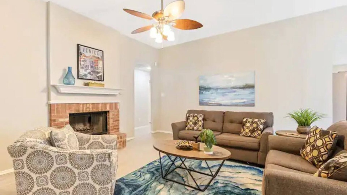 Garland House | Comfy & Cozy 4 Bedroom Retreat