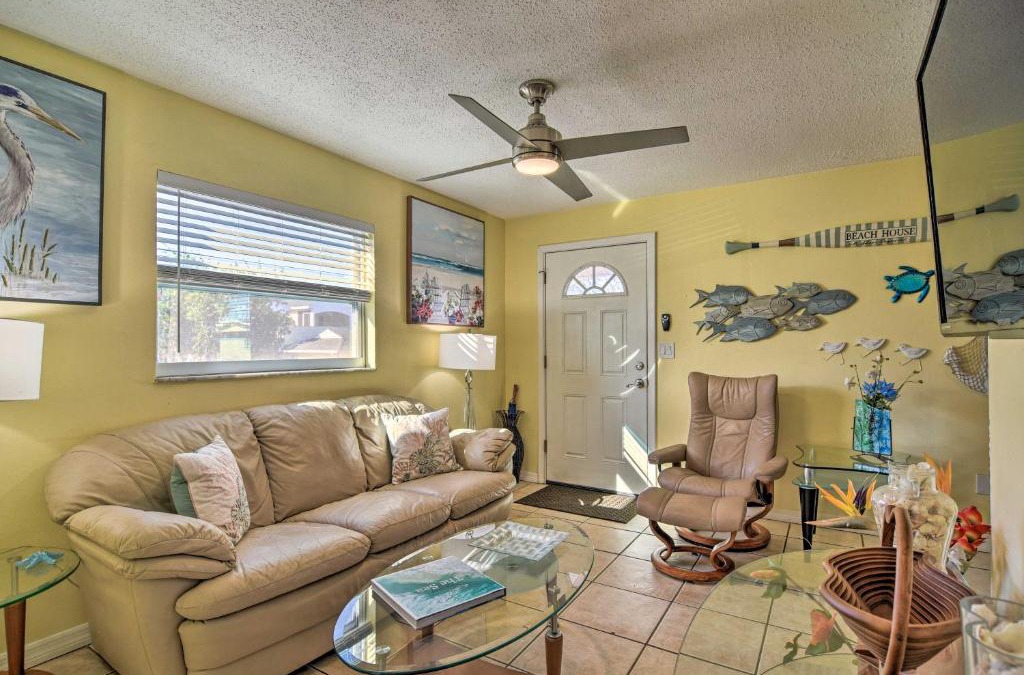 Downtown Dunedin House | Comfy Dunedin Escape 1 Block to Main Street!