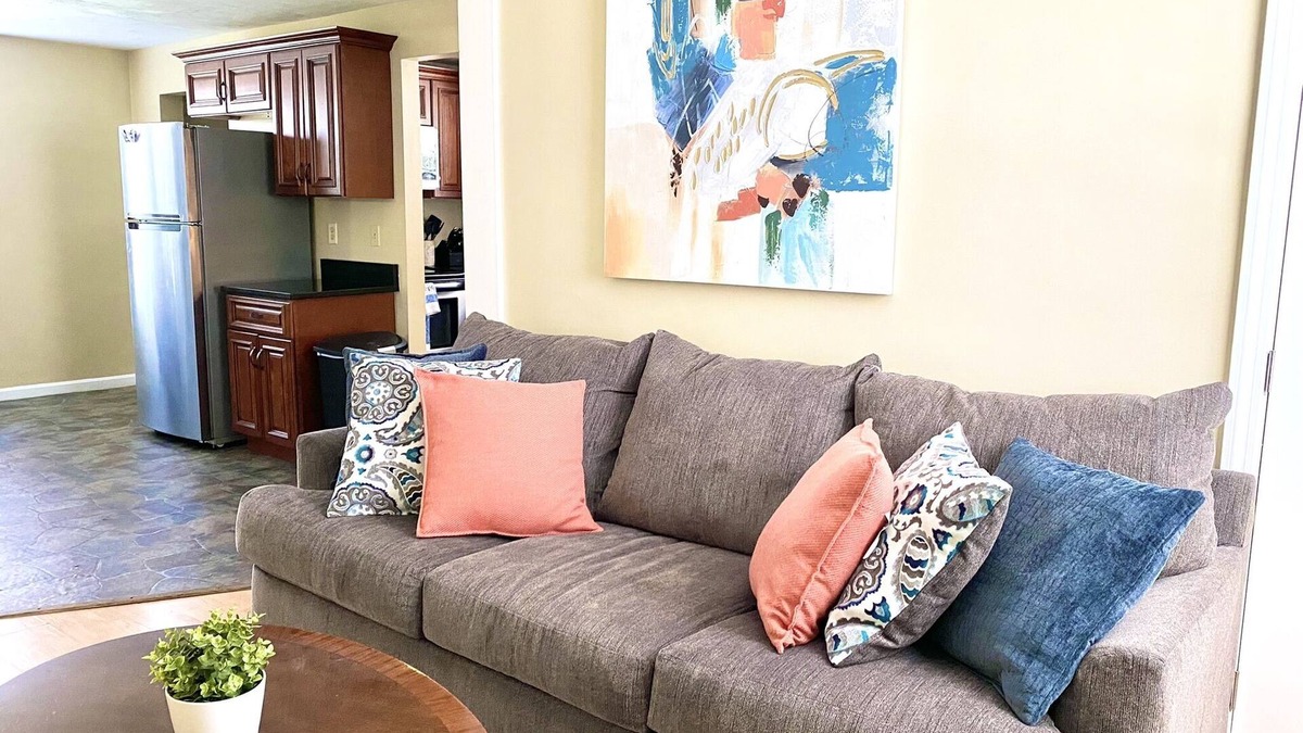 Brockton Apartment | Comfy Easeful Two Bedroom Apartment. 30 Minutes to Boston