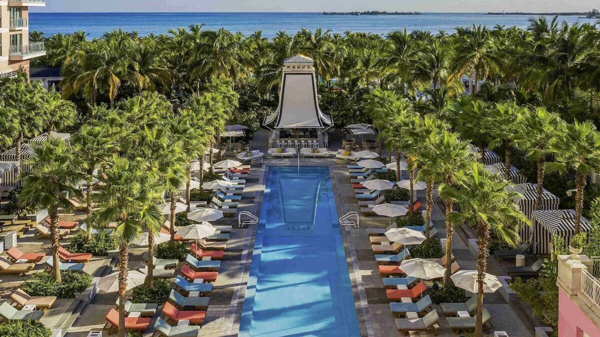 Nassau Hotel | Comfy Escape | Unit w/Kitchenette, Onsite Pool, Water Park, Pets Allowed!
