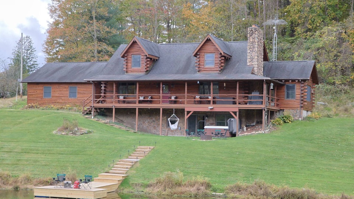 Cambridge Cabin | Comfy, Family Friendly, Cabin - Hot Tub, Fishing, Hiking, Wildlife Great Views!
