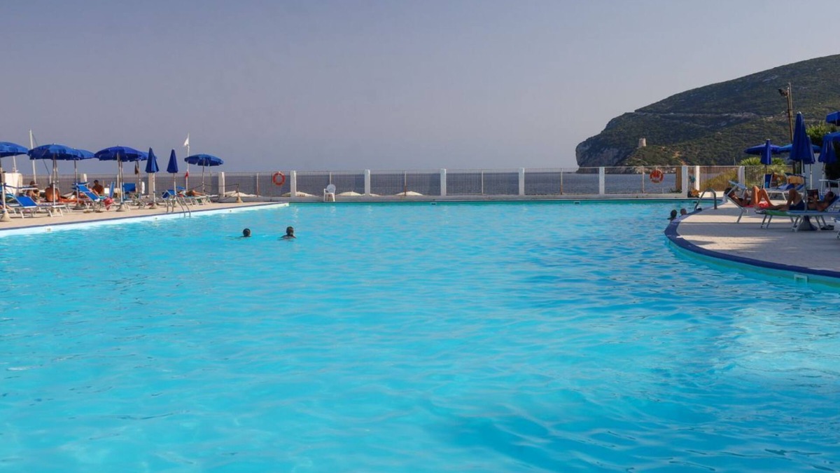 Pischina Salida Apartment | Comfy Flat W/Pool, Tennis Court & Private Beach!