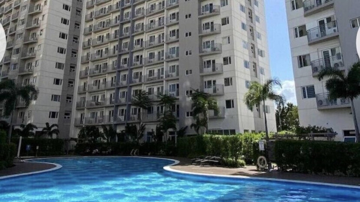Las Pinas Condo | Comfy flexi 1 or 2 BR condo with wifi access. Parking is subject to availability