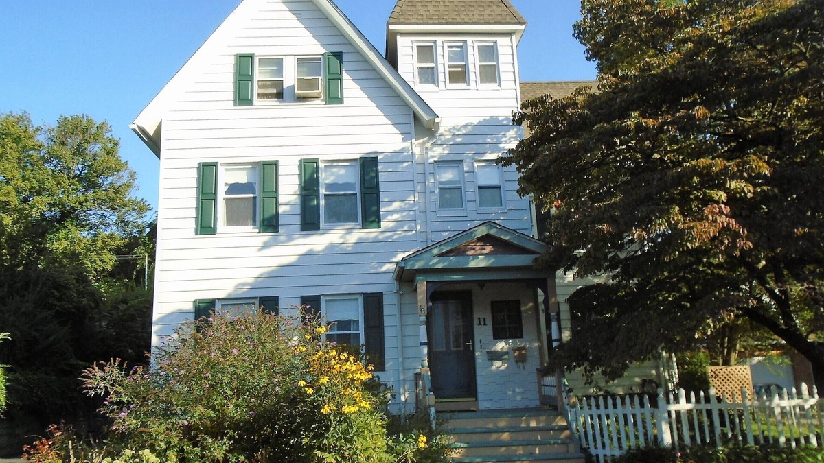 Ansonia Apartment | Comfy Home for Solo Travelers - 1 BR APT w/Full Kitchen, Near All Amenities