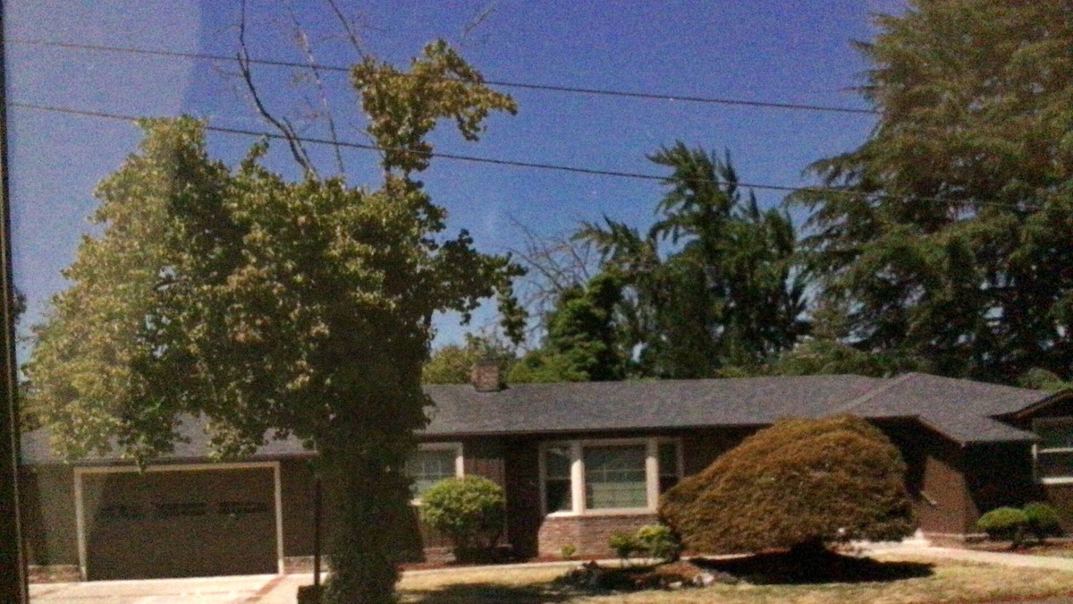 Roseburg House | Comfy home in nice neighborhood. Short walk to shops, wine, breweries and food