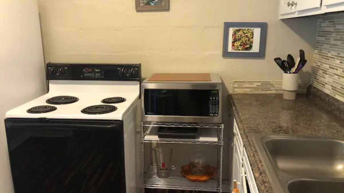 Tallahassee House | Comfy home with easy parking. No pet fee. #2.