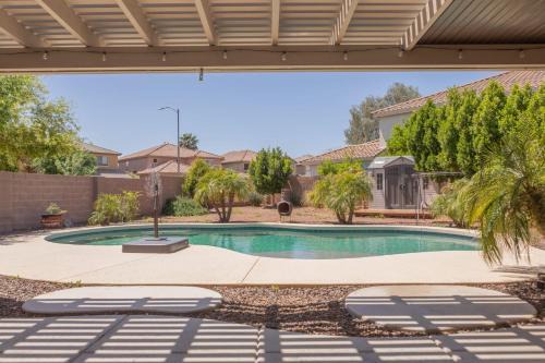Bell West Ranch House | Comfy House Private Backyard with Pool BBQ Citrus