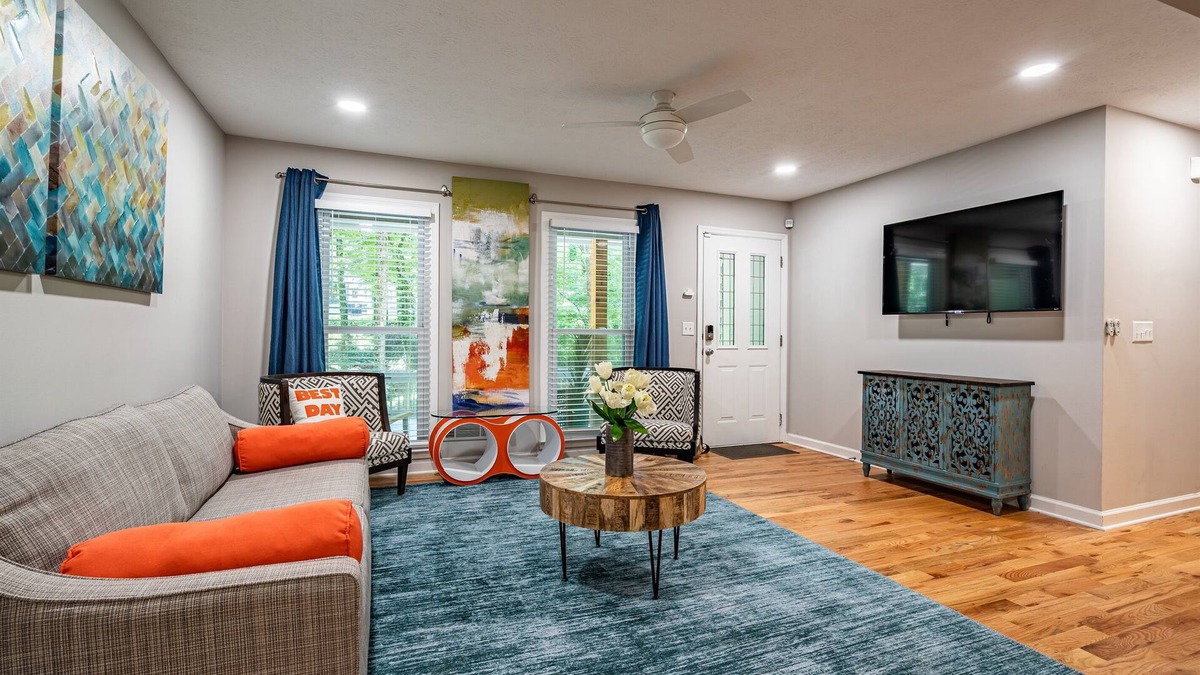 Alpharetta House | Comfy King Beds, Fast WiFi, Fun Game Room, Dogs OK