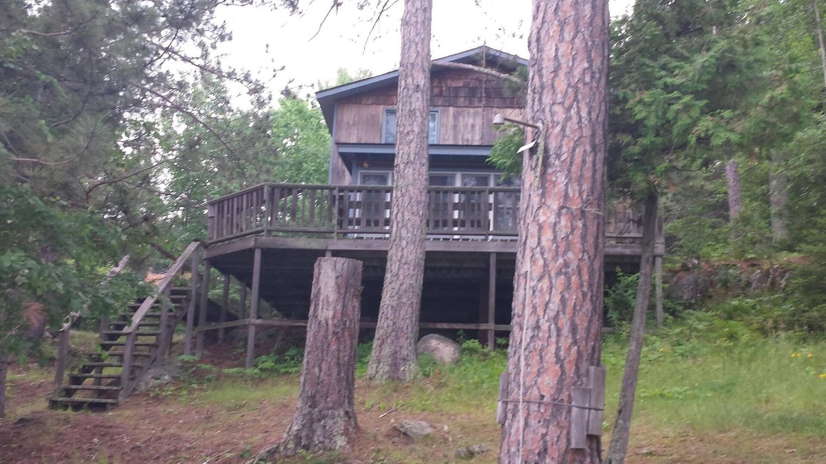 Tower Cabin | Comfy Lake Vermilion Cabin- Pet-friendly, 3 Bedrooms