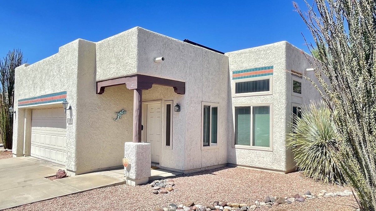 Pima Hollow Patio Homes House | Comfy, Like Grandma's House -you can almost smell the cookies