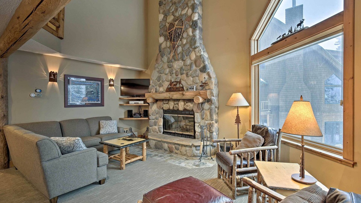 Lutsen Villa | Comfy Lutsen Mountain Villa w/Balcony & Grill