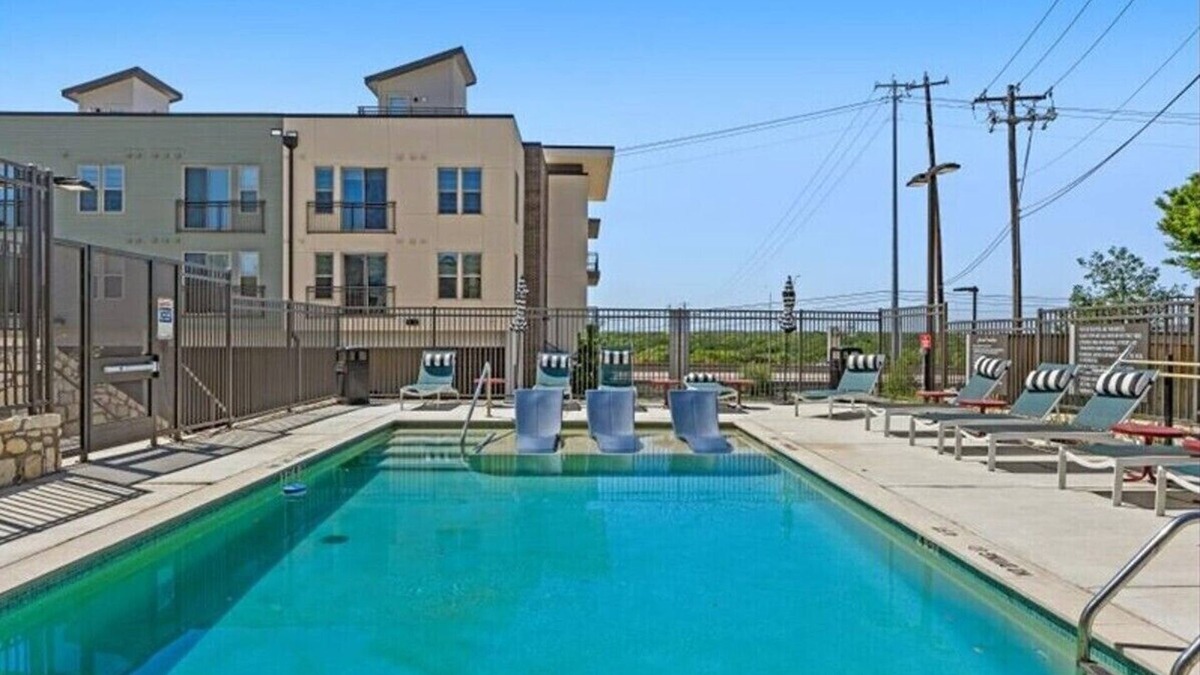 McNeil Apartment | Comfy Luxe Stay with Pool, BBQ, Lounge, Gym & Parking