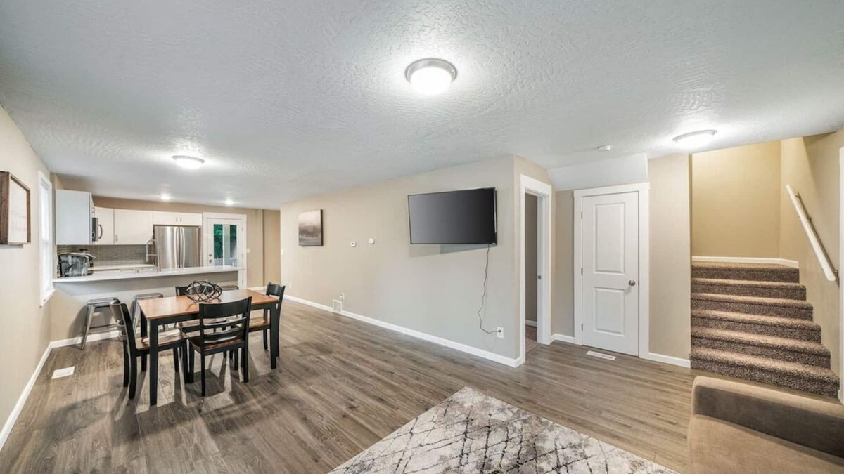 South Perry District House | Comfy & Modern Home Near Downtown Spokane