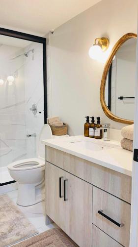 Calgary House | Comfy Neutral Living Free Parking