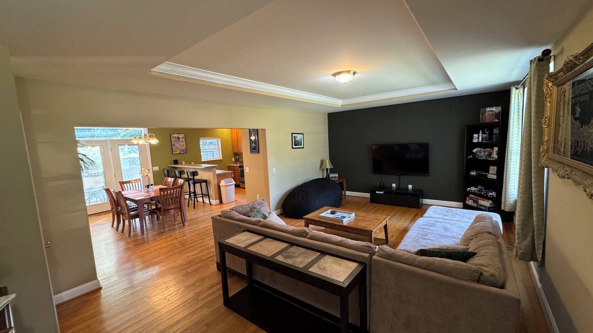 St. Louis House | comfy, open floorplan within walking distance of Maplewood