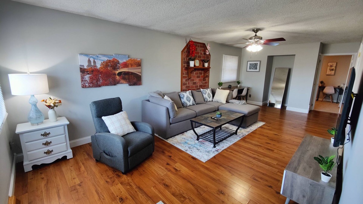 Elmira House | Comfy Ranch House [3 BR/2 BA] Pool and Park