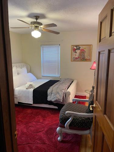 Airport Township House | Comfy Room in a House at Airport