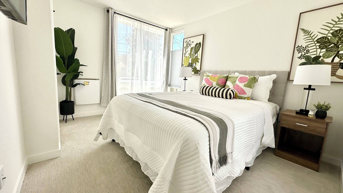 Whittier Heights House | Comfy Room in Ballard