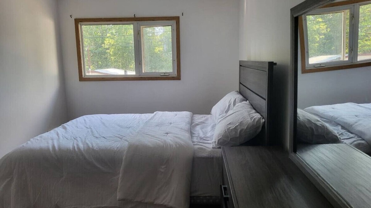 Haines Junction House | Comfy Room in Haines Junction