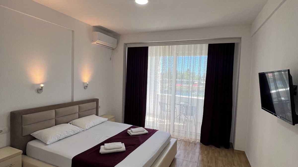 Ulcinj Condo | Comfy Room with balcony and view