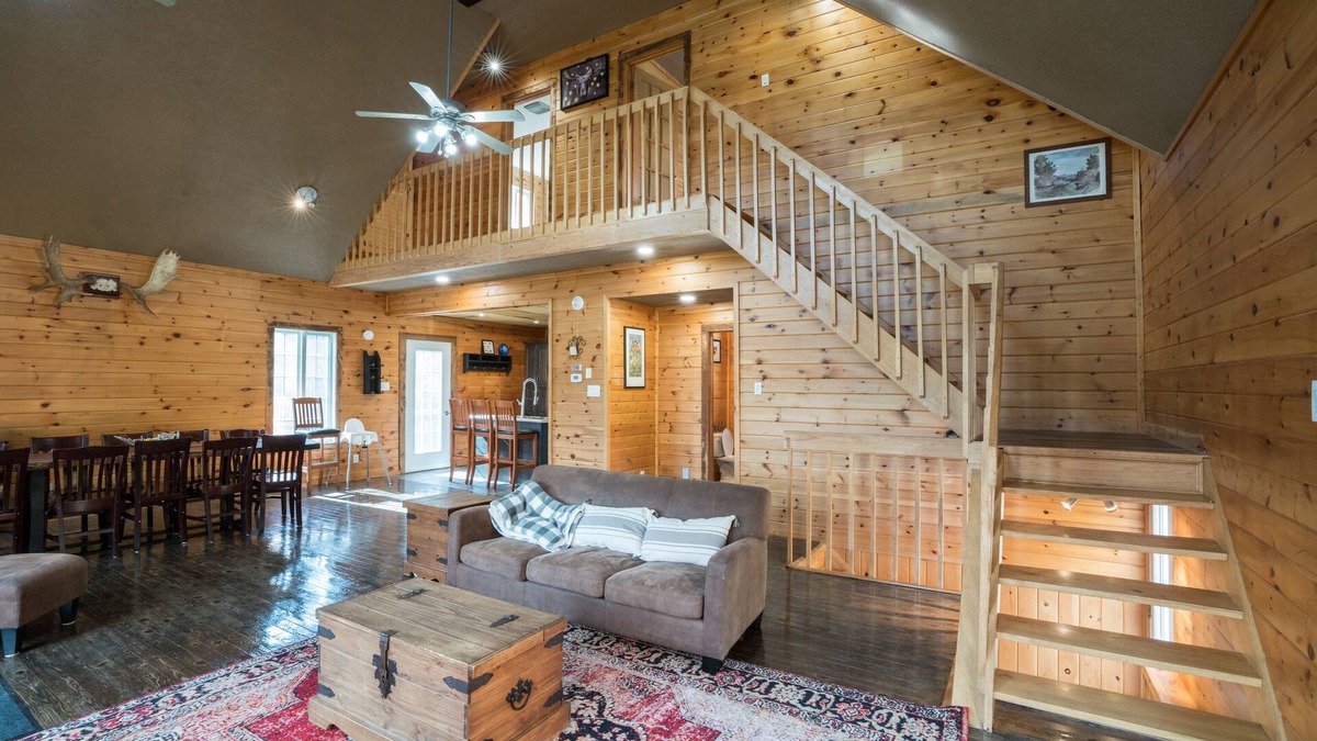 Blue Sea Cottage | Comfy, Spacious Lakefront Oasis with Sauna and Hot Tub in Beautiful Blue Sea, QC