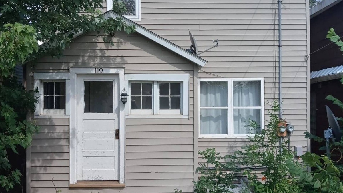 Nashwauk House | Comfy two bedroom home with washer & dryer!