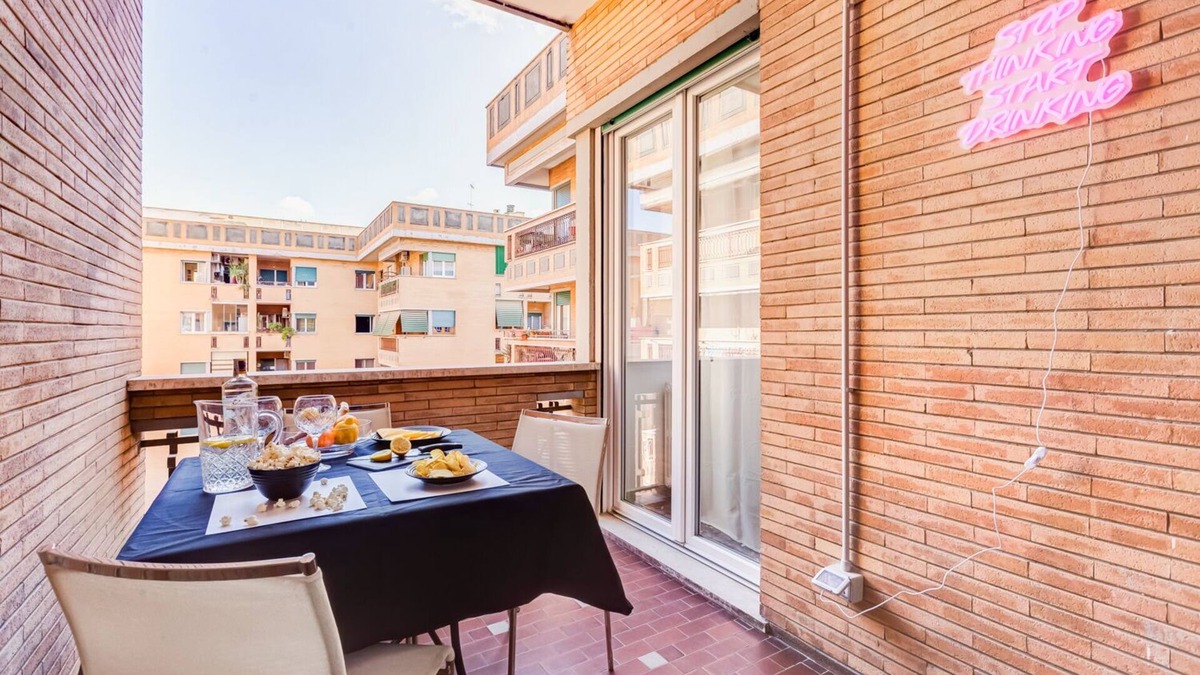 Garbatella Villa | Comic Quaters - Three Bedroom Villa, Sleeps 8