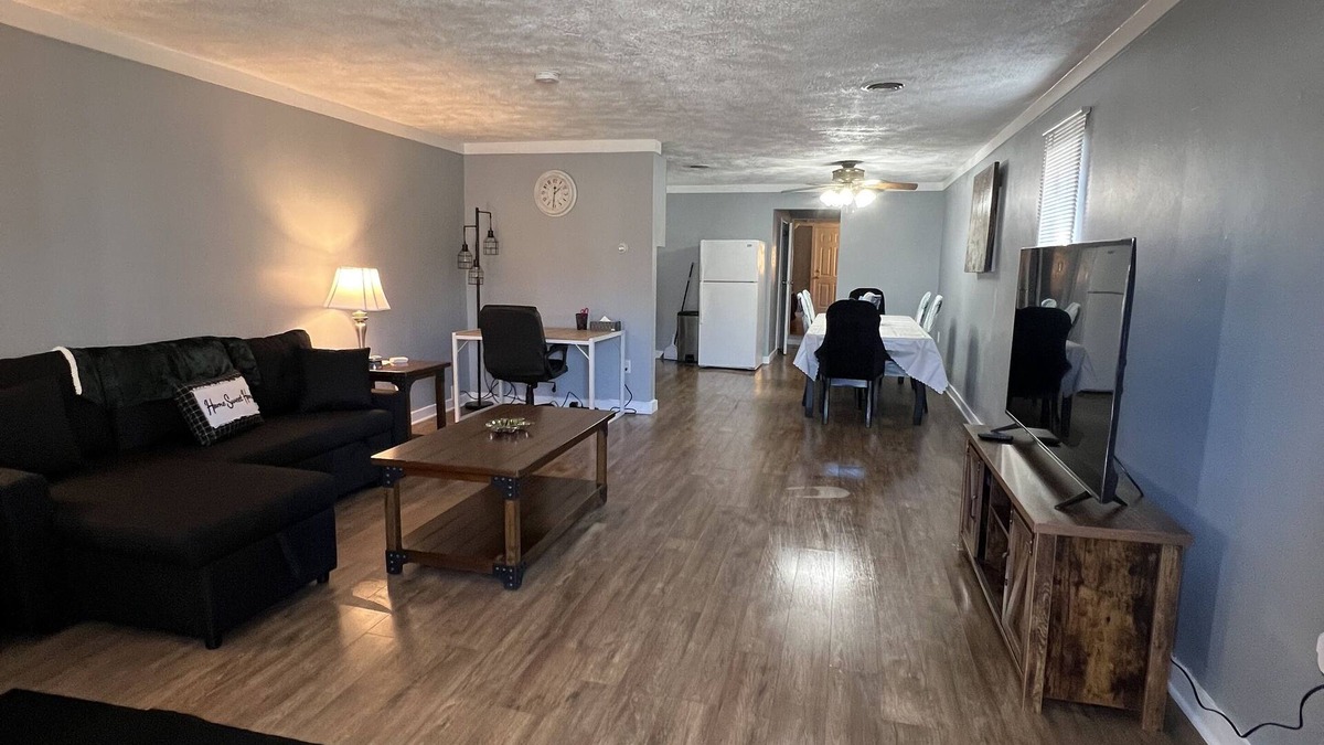 Mount Pleasant Apartment | Coming into town for any special event.Cozy spacious space with all your needs!
