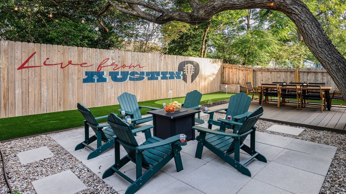Cherrywood House | Coming to you Live from Austin!