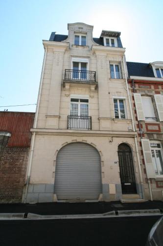 Saint-Quentin Apartment | Comme à la Maison - BELLEVUE