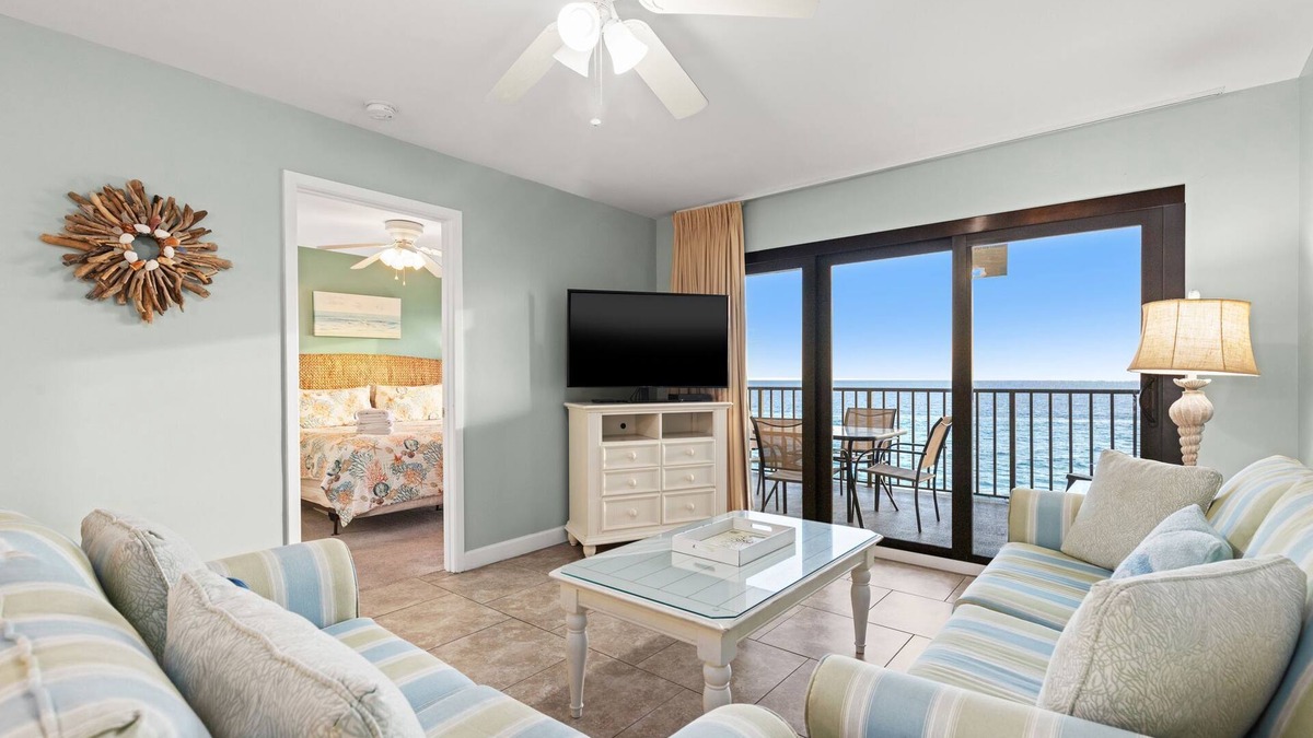 Lower Grand Lagoon Condo | Commodore 702 – 1BR Beachfront Condo with Balcony and Amazing Views